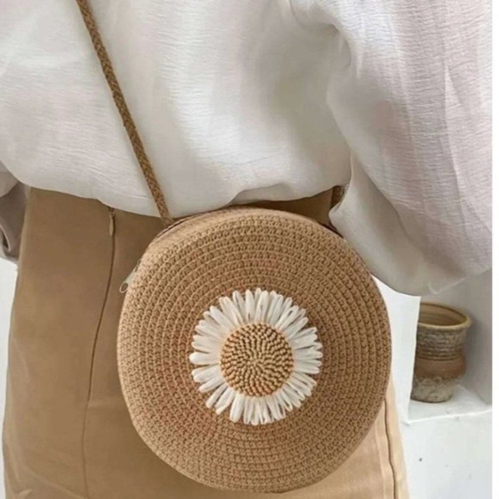 Round Mini Flower Straw Bag